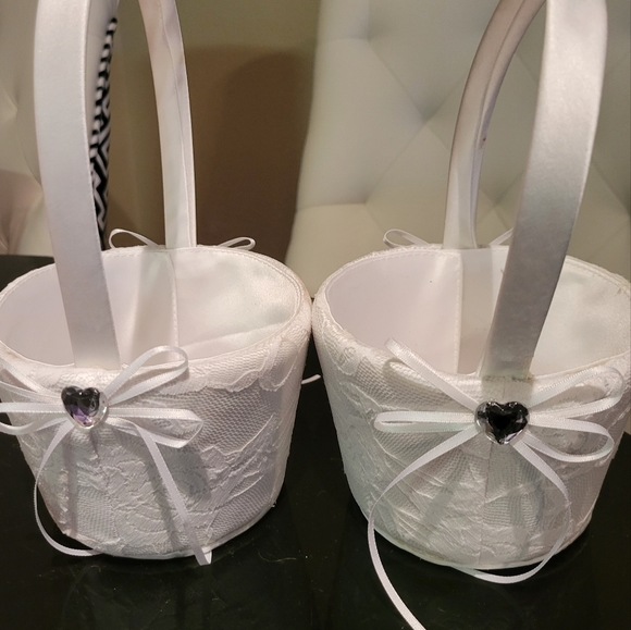 Set of 2 white flower girl baskets - Picture 2 of 2